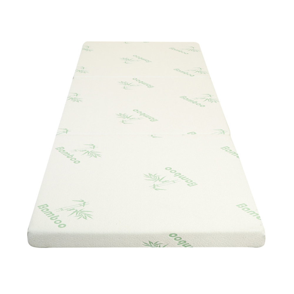 Kolminkertaisesti taitettava memory foam -patja