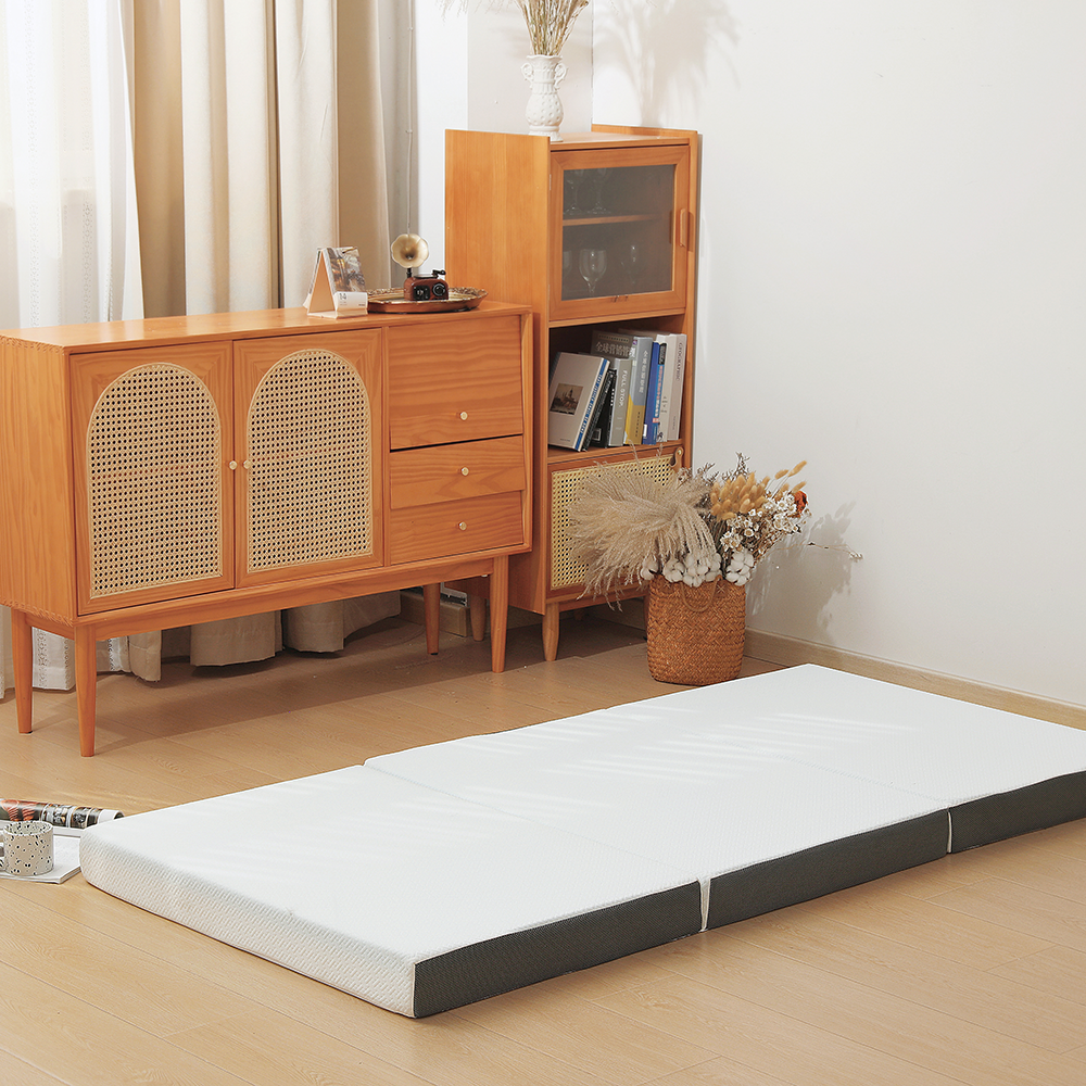 Japanilaistyylinen kolminkertainen memory foam -geelipatja